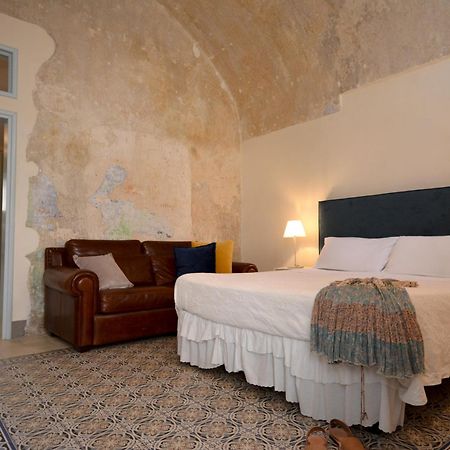 B&B Palazzo Del Capitolo - By I Bastioni San Domenico Gallipoli Bagian luar foto