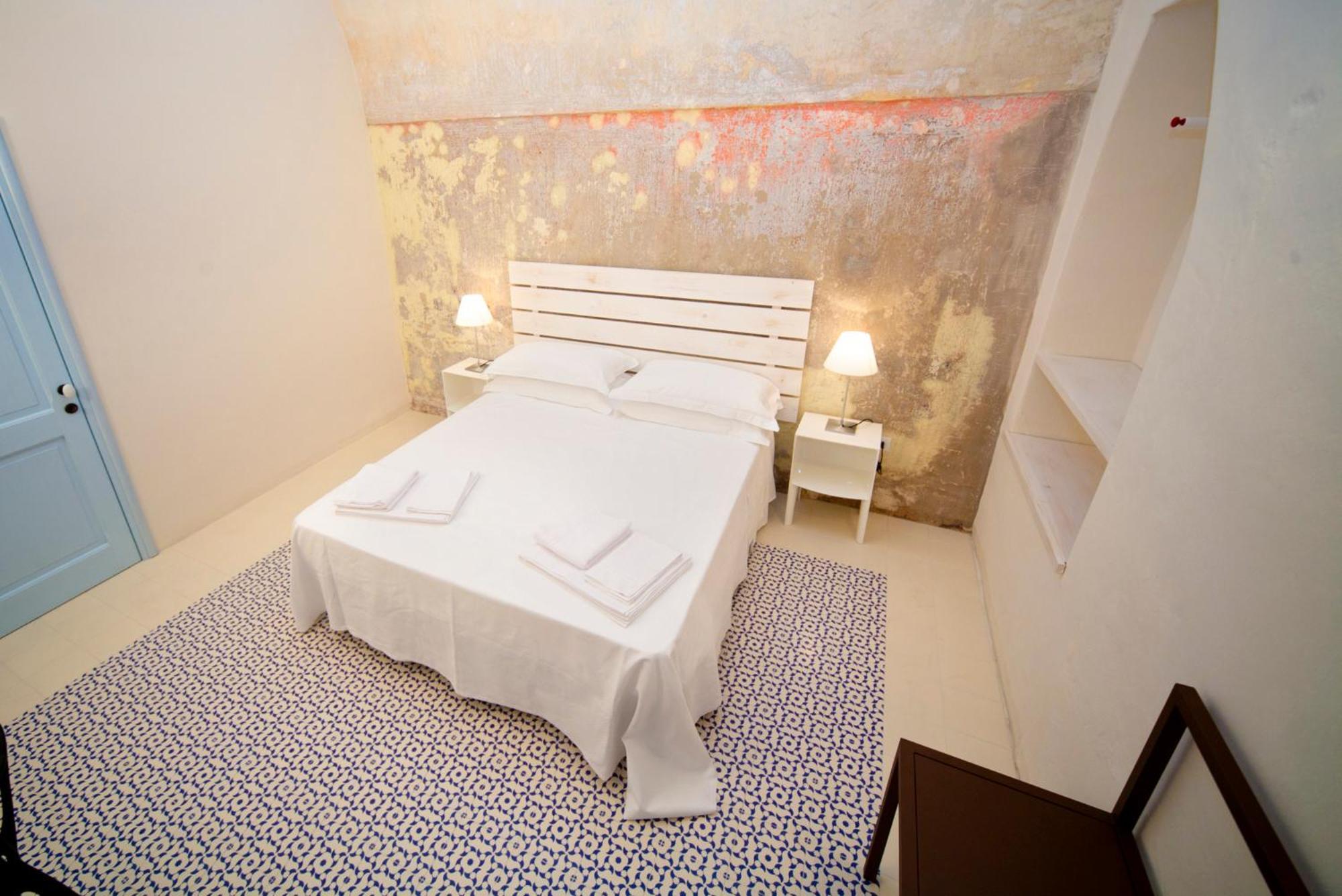 B&B Palazzo Del Capitolo - By I Bastioni San Domenico Gallipoli Bagian luar foto